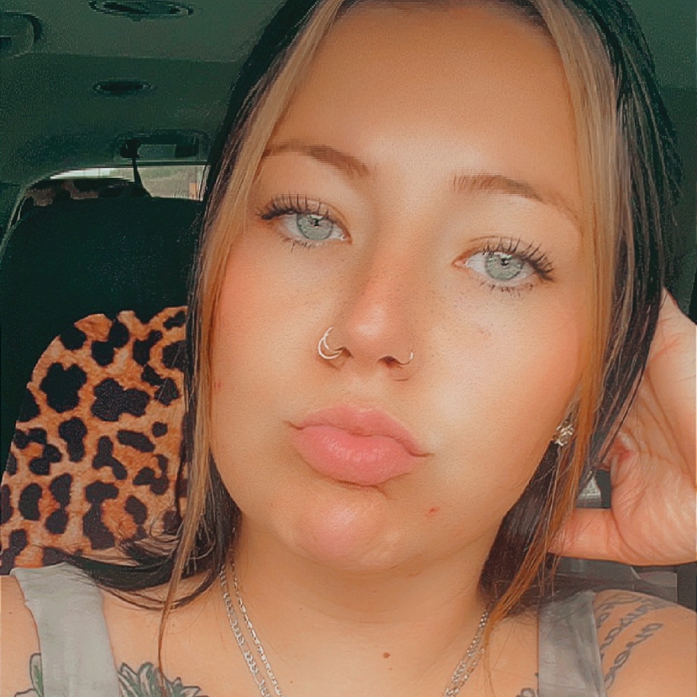 Meet your Posher, Courtney